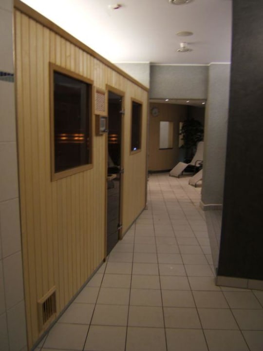 Blick von den Duschen zum Ruhebereich Hotel Novotel Hannover