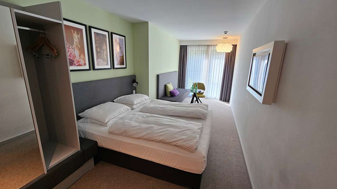 Zimmer H+ Hotel Wien