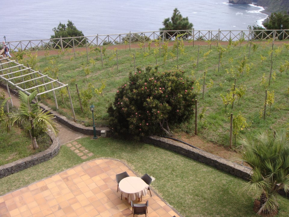 Teil der Früstücksterrasse  Hotel Quinta do Furao