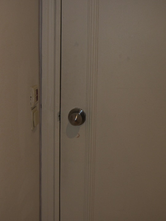 Blut neben dem Türknauf Alassio Hotel and Thalasso