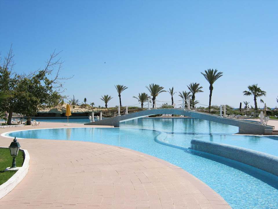 Pool mit Brücke Mahdia Beach & Aquapark