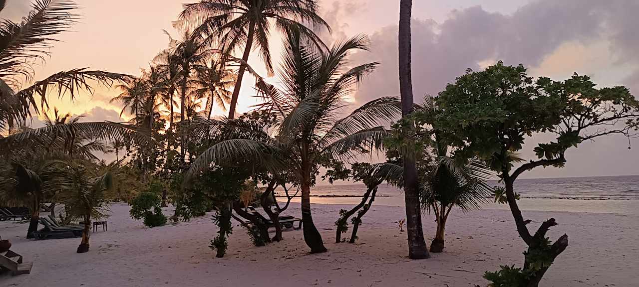 Strand Kuredu Island Resort & Spa