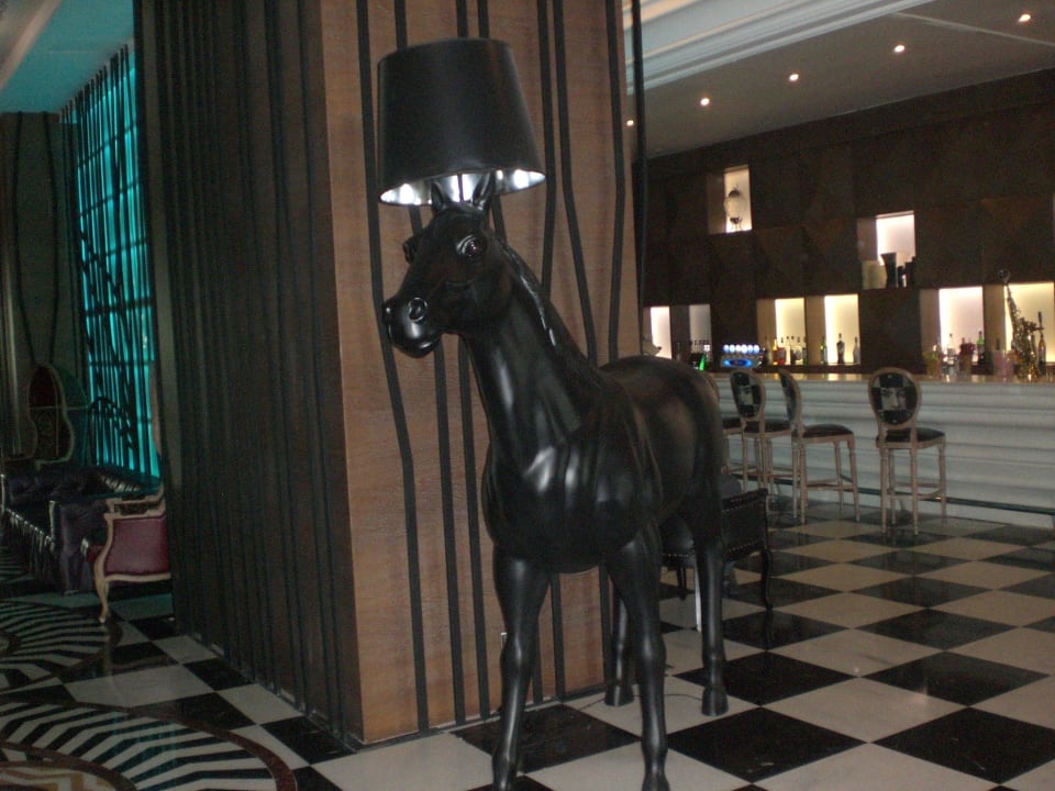 Lampe oder Pferd? Hotel Delphin Imperial