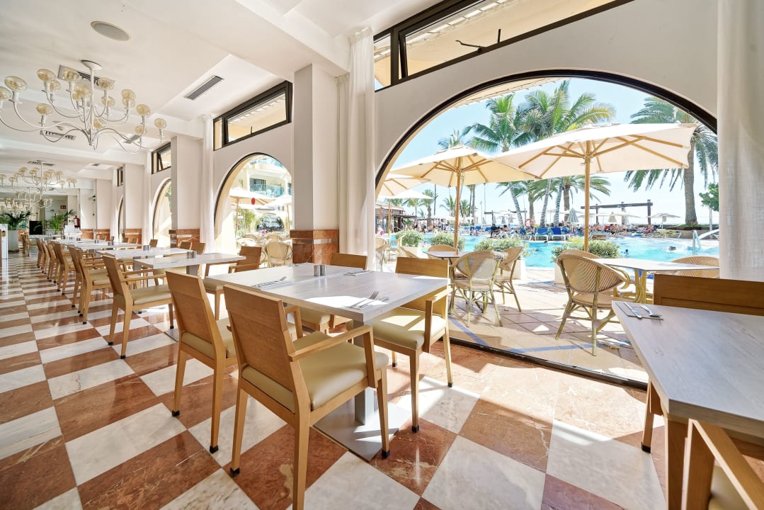 Gastro Bull Dorado Beach & Spa