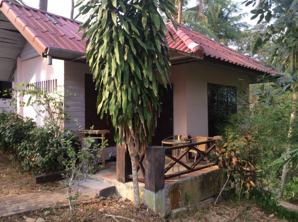 Bungalow von außen Fullmoon House & Resort