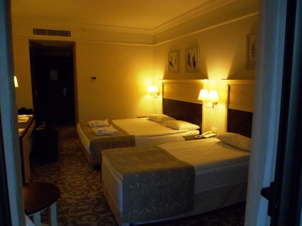 Blick vom Balkon ins Zimmer Aydinbey Kings Palace & Spa