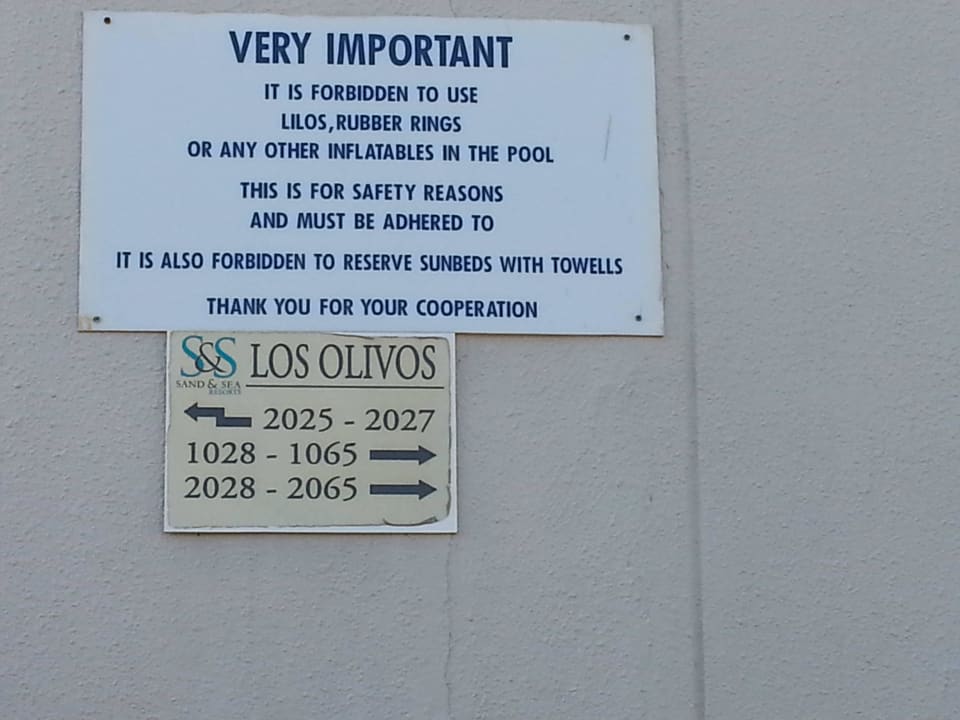 Ruhe Los Olivos Beach Resort