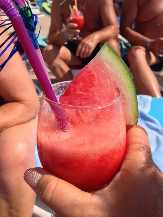 Am Pool ein Cocktail  Sultan of Dreams Hotel & Spa