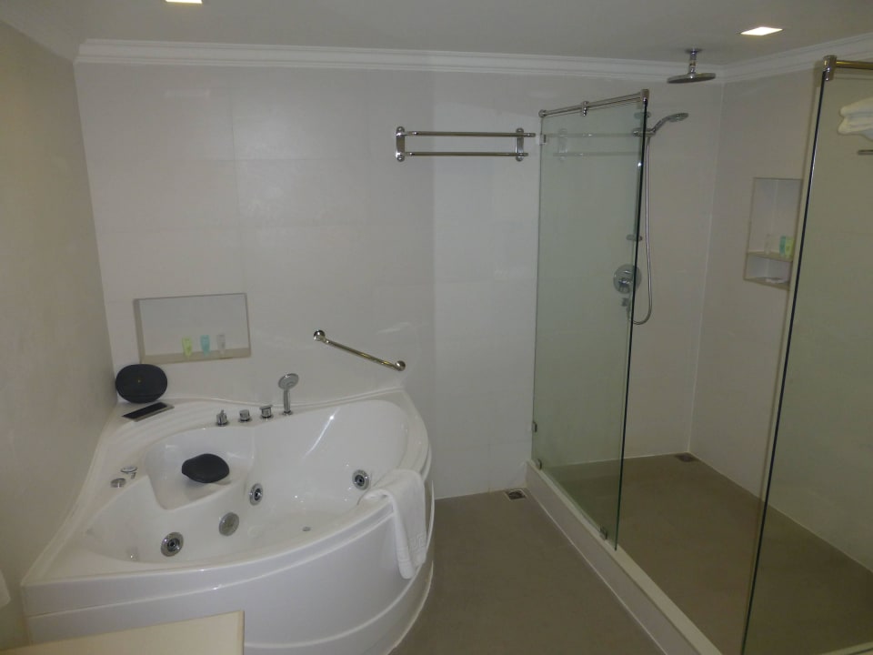 Bad Superior Zimmer Nr. 002 Berjaya Beau Vallon Bay Resort & Casino