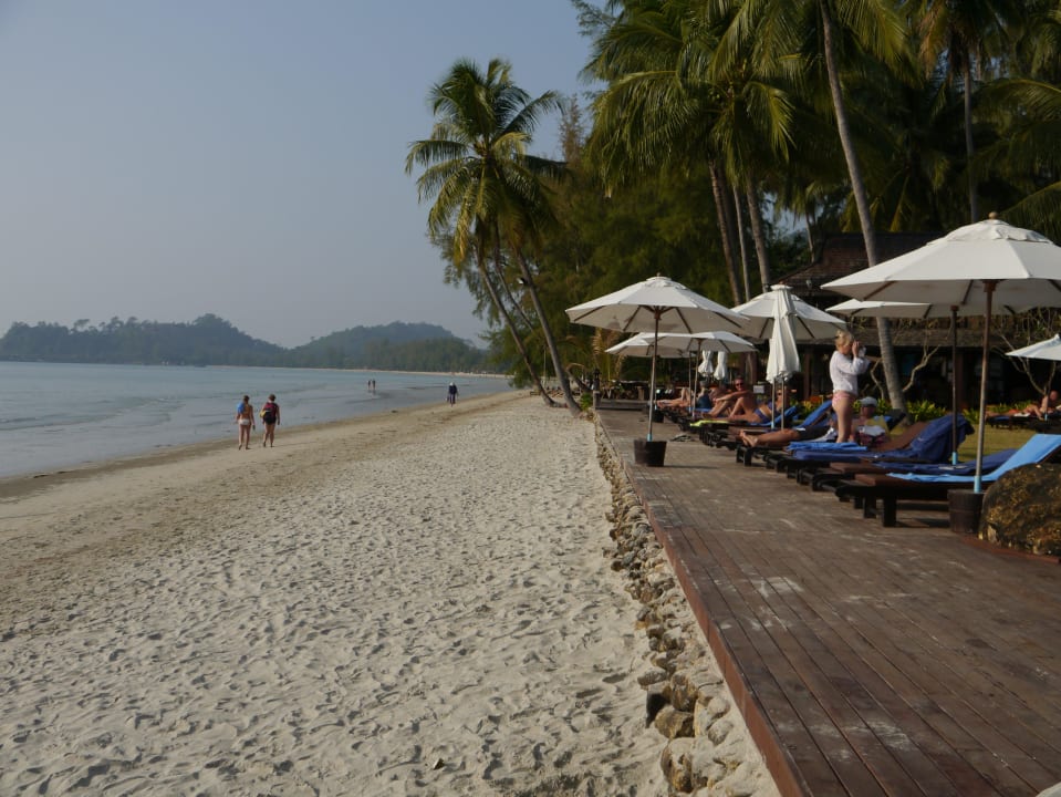 Strand bei Ebbe Santhiya Tree Koh Chang Resort