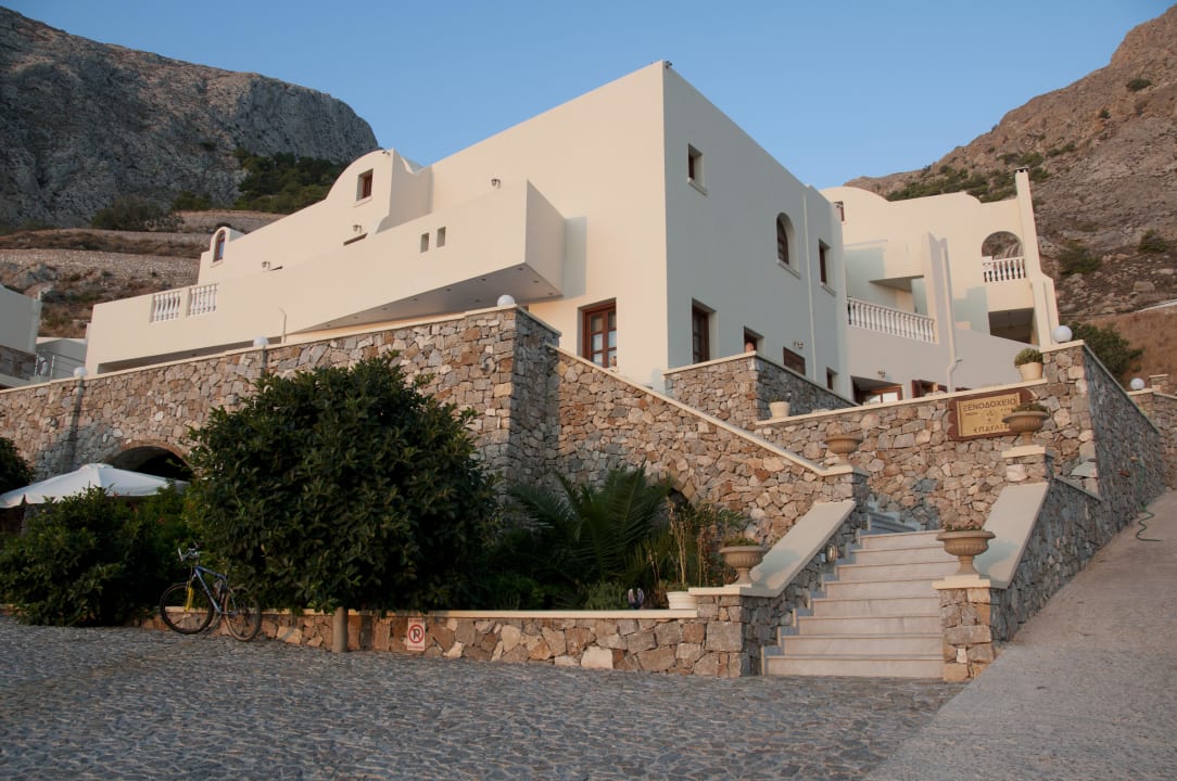 Eingang Hotel Epavlis