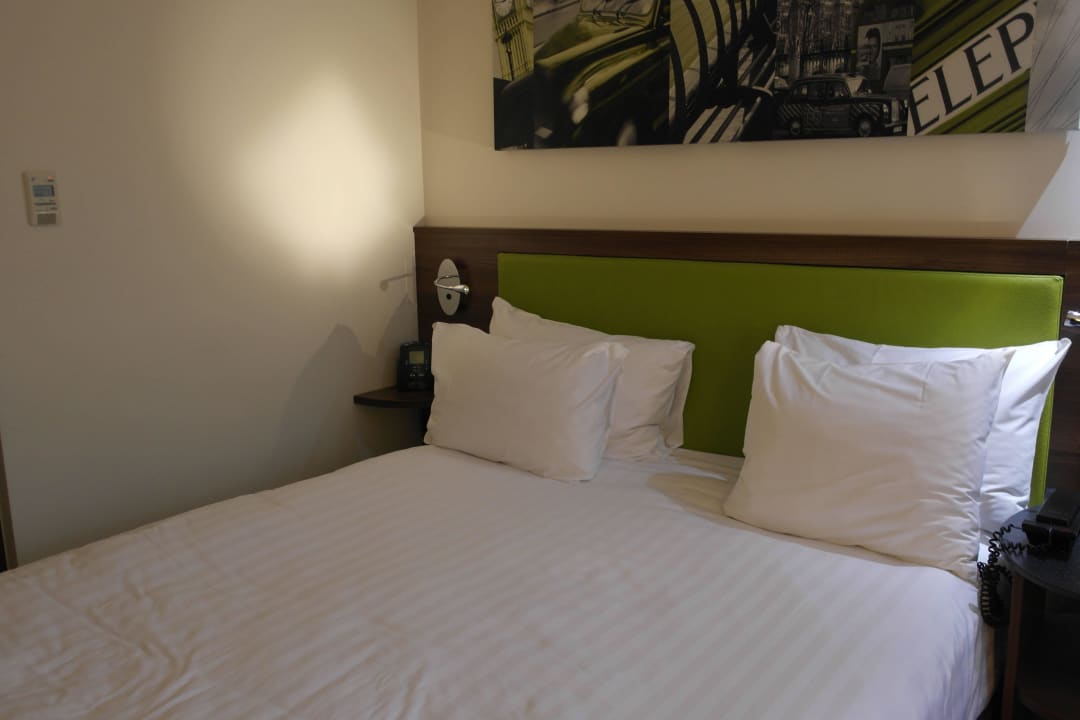 Bett Hampton by Hilton London Croydon