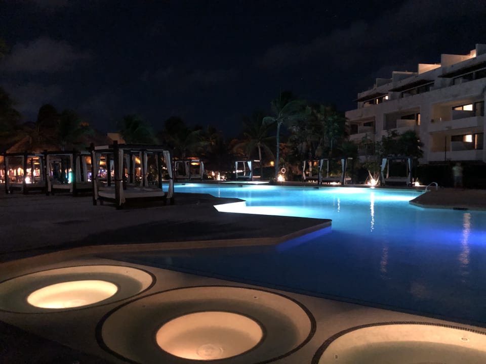 Pool Akumal Bay Beach & Wellness Resort