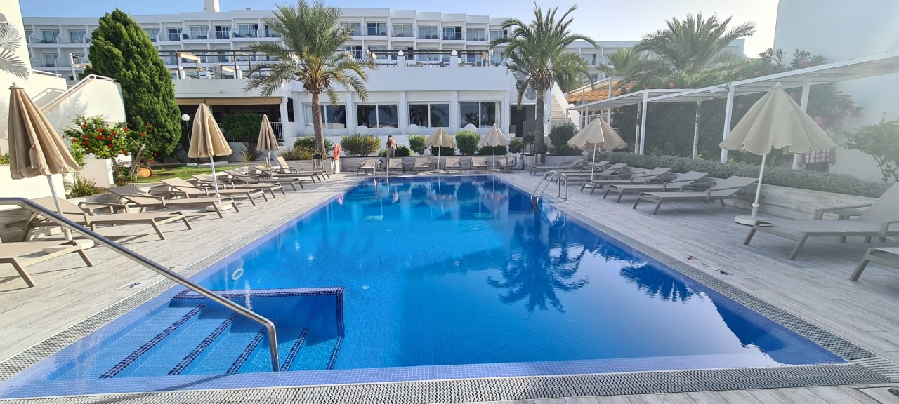 Pool Hotel Riu Palace La Mola