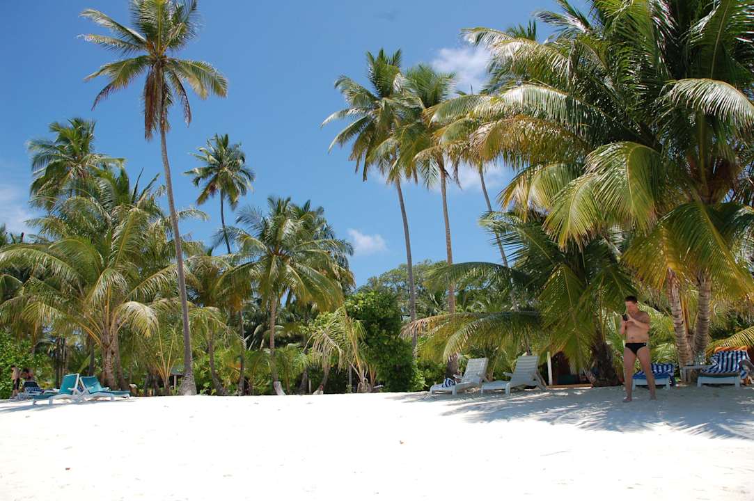 Menschenleerer  Strand Meeru Maldives Resort Island