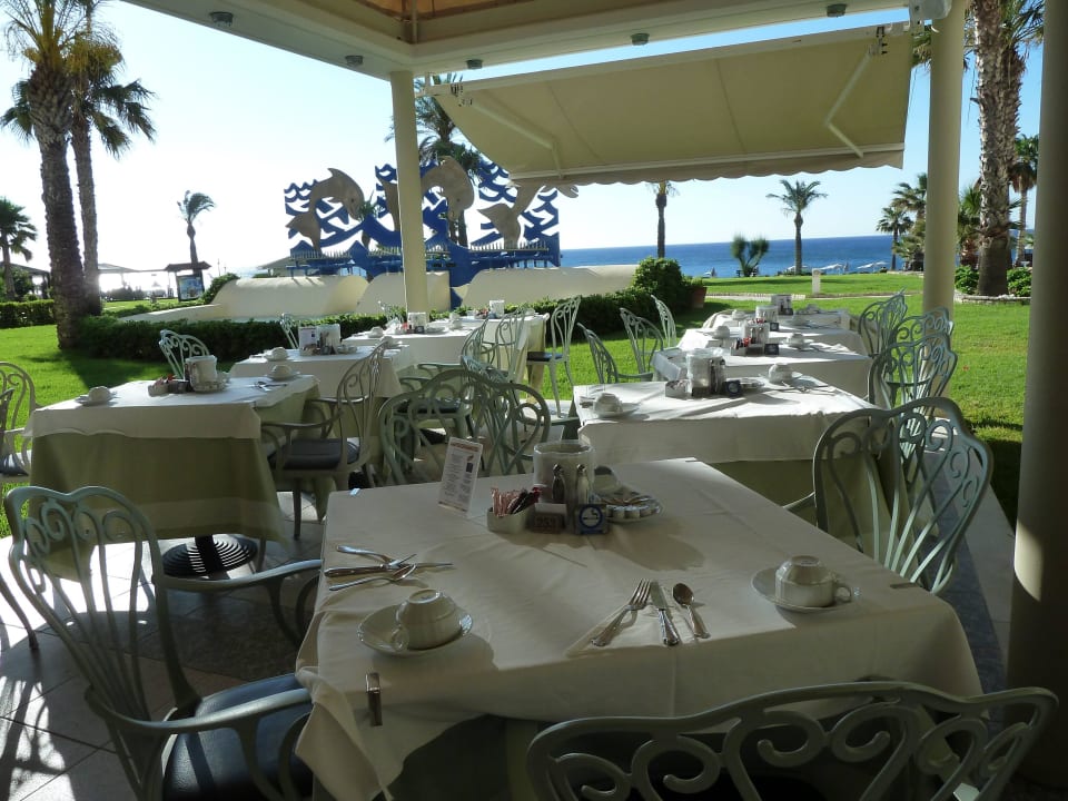 Restaurant mit schöner Aussenterrasse Rodos Palladium Leisure & Wellness