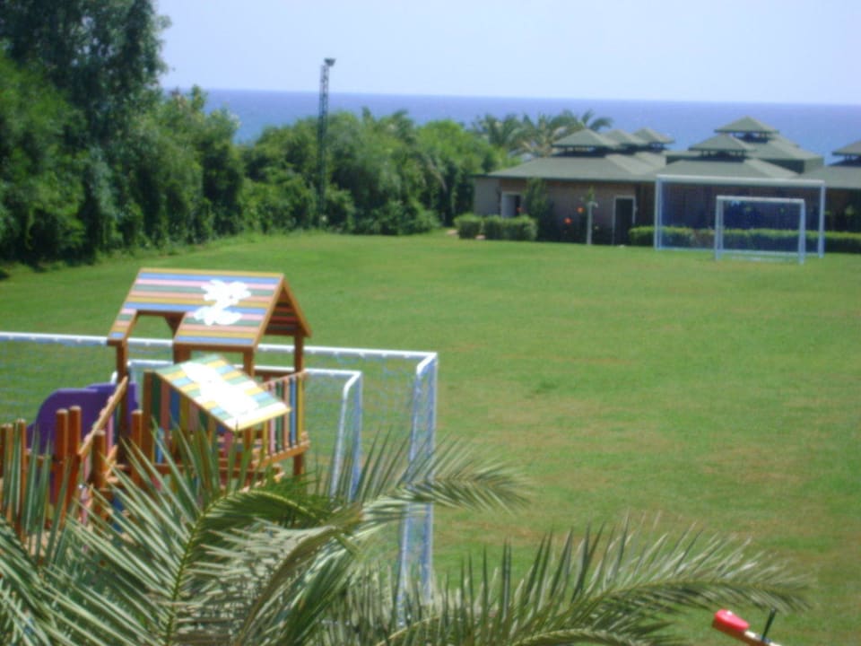 Fußballfeld Hotel Turan Prince