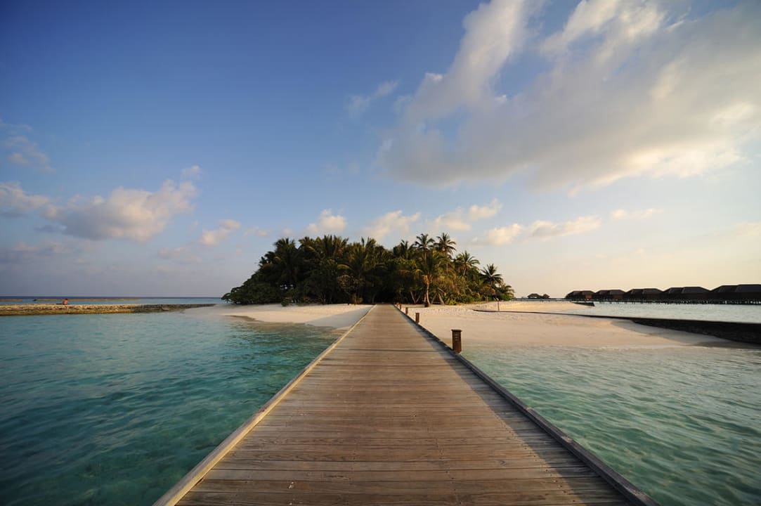 Blick von den Villen zur Insel Veligandu Maldives Resort Island