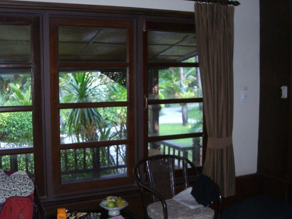 Bungalow von innen The Fair House Beach Resort