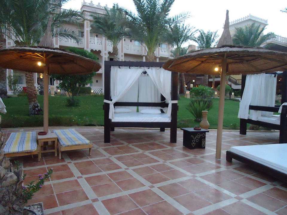 Sonnenschutz am Pool Pickalbatros Palace Resort