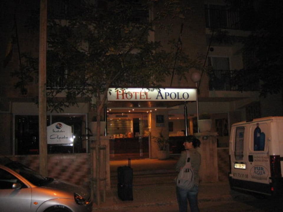 Eingang des Hotels von der Strasse aus BQ Apolo Hotel