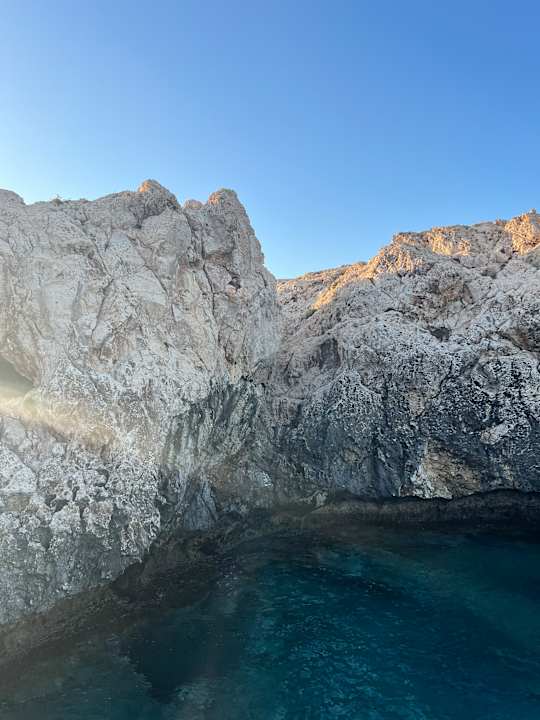 Strand Crystal Springs Beach Hotel