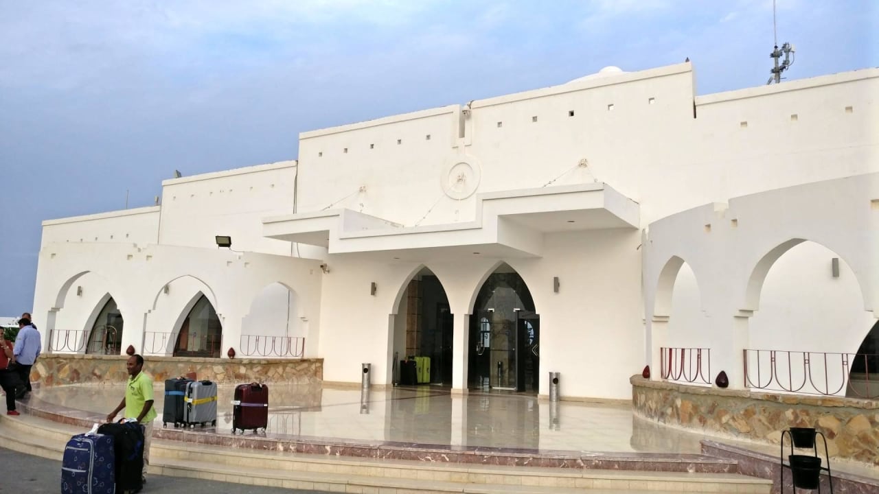 Eingang Hotel Gorgonia Beach Resort