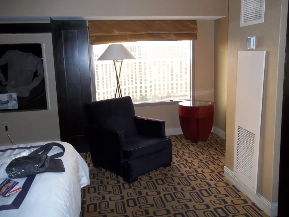 Fenster mit Ausblick aufs Bellagio Hotel Planet Hollywood Resort & Casino