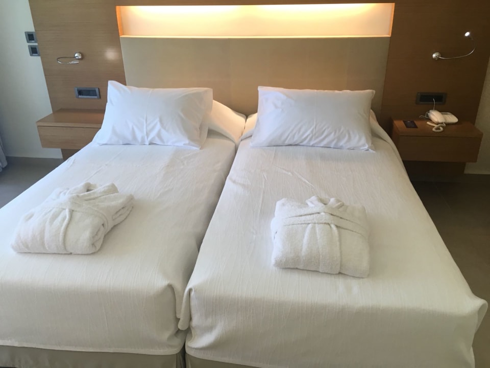 Zimmer Caravia Beach Hotel