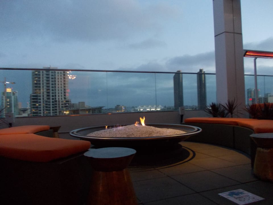 Hotelbar Ausblick Hotel Andaz