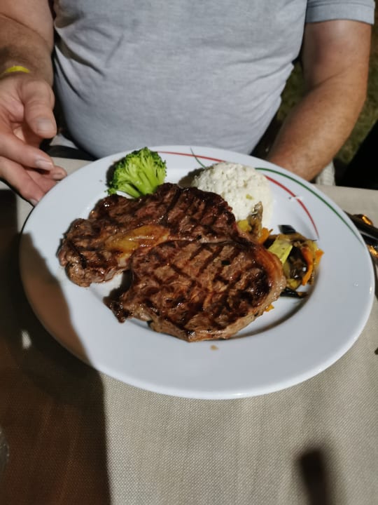 Gastro Saturn Palace Resort Hotel
