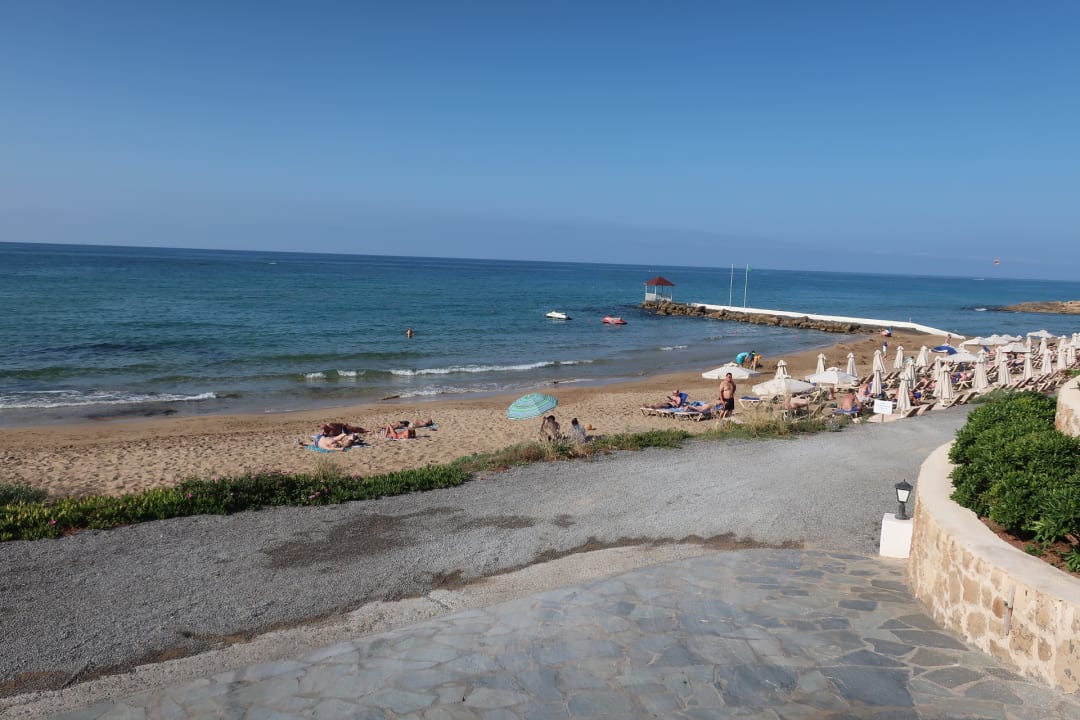 Strand Alexander Beach Hotel & Village Resort