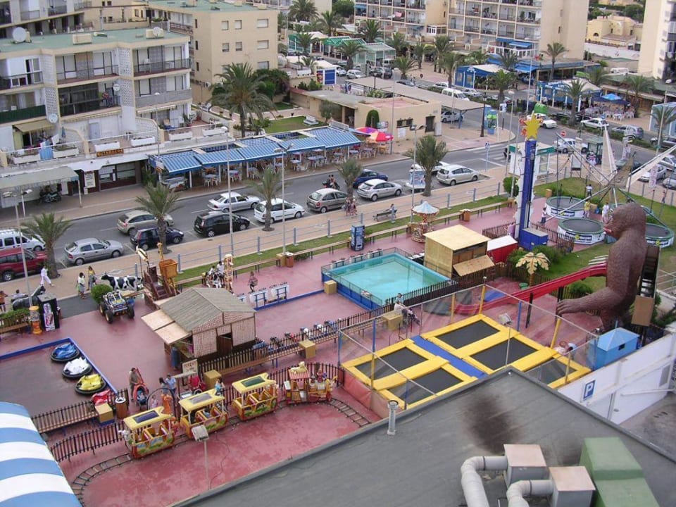 Spielparadies für Kinder vor Hotel Hotel Best Sabinal