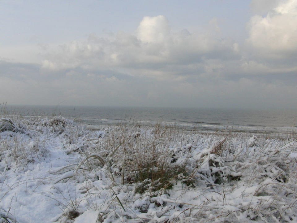 Strand im Winter Hotel de Vassy
