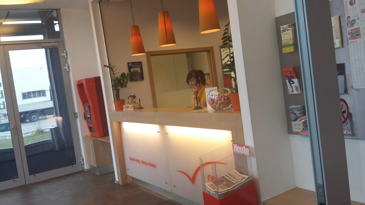 Lobby Hotel Orange Wings Wiener Neustadt