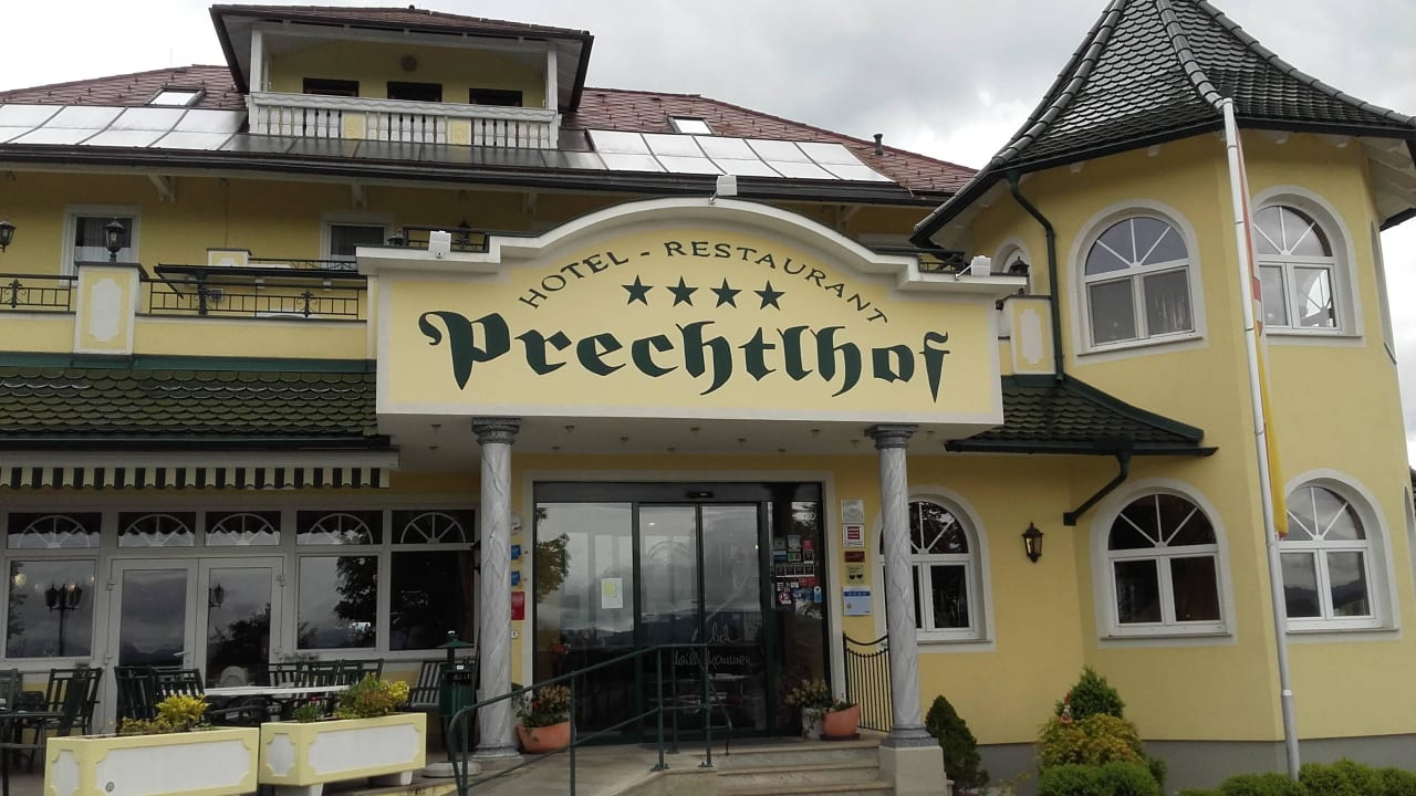 Eingang Hotel-Restaurant Prechtlhof
