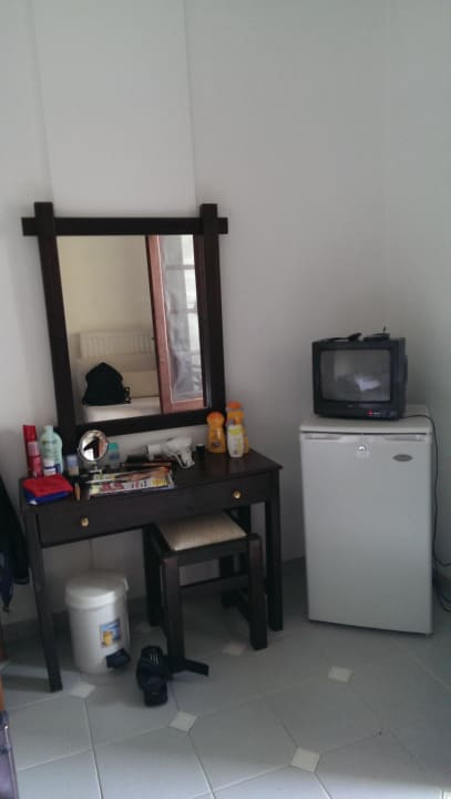 Das Entertainmentzentrum mit Kühlung Hotel Geranion Village