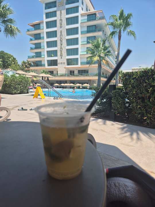 Pool Side Sunport Hotel & Spa