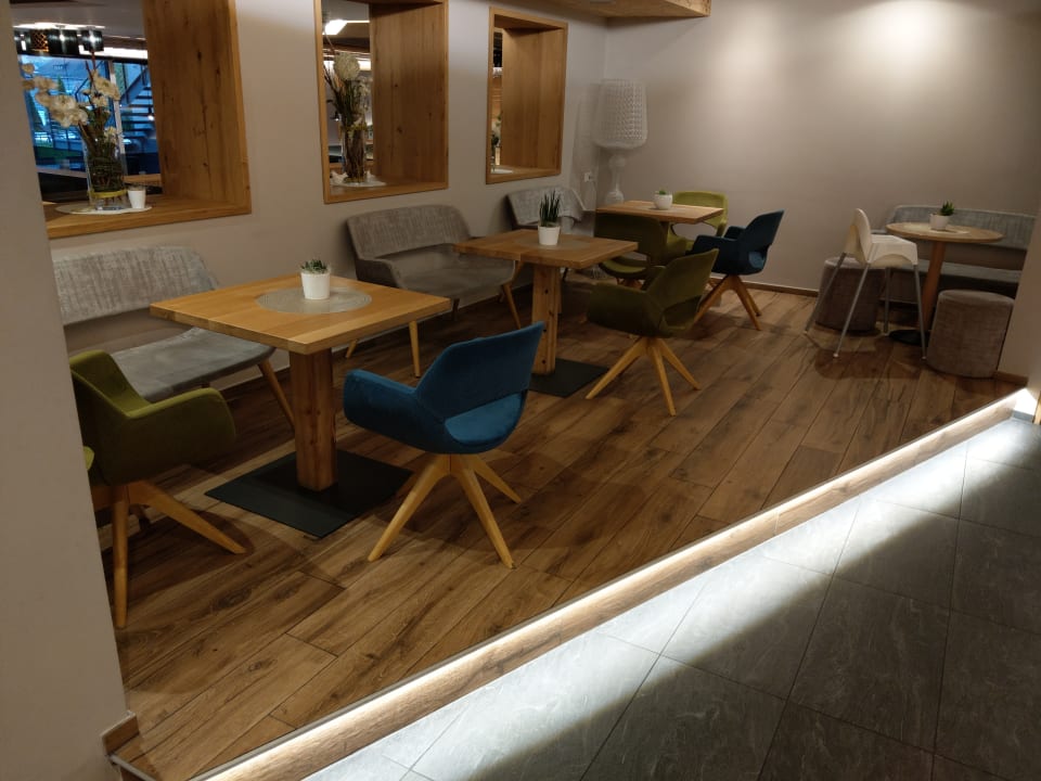 Gastro Molaris Lodge