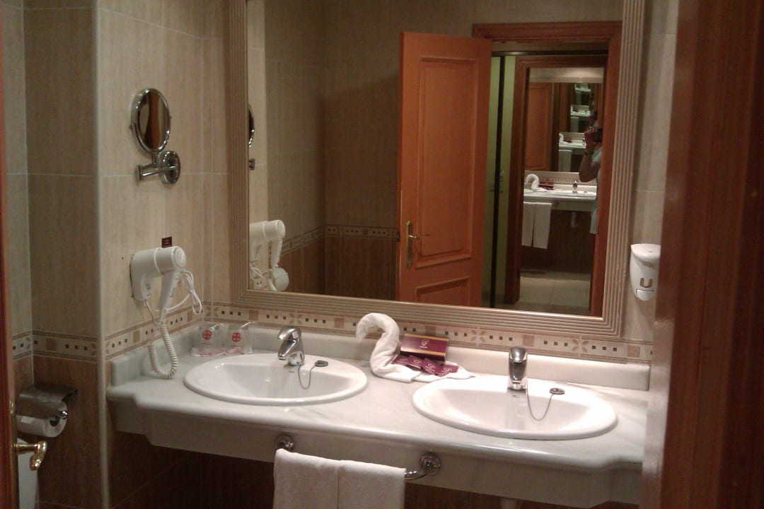 Bad - Doppelwaschbecken GF FANABE