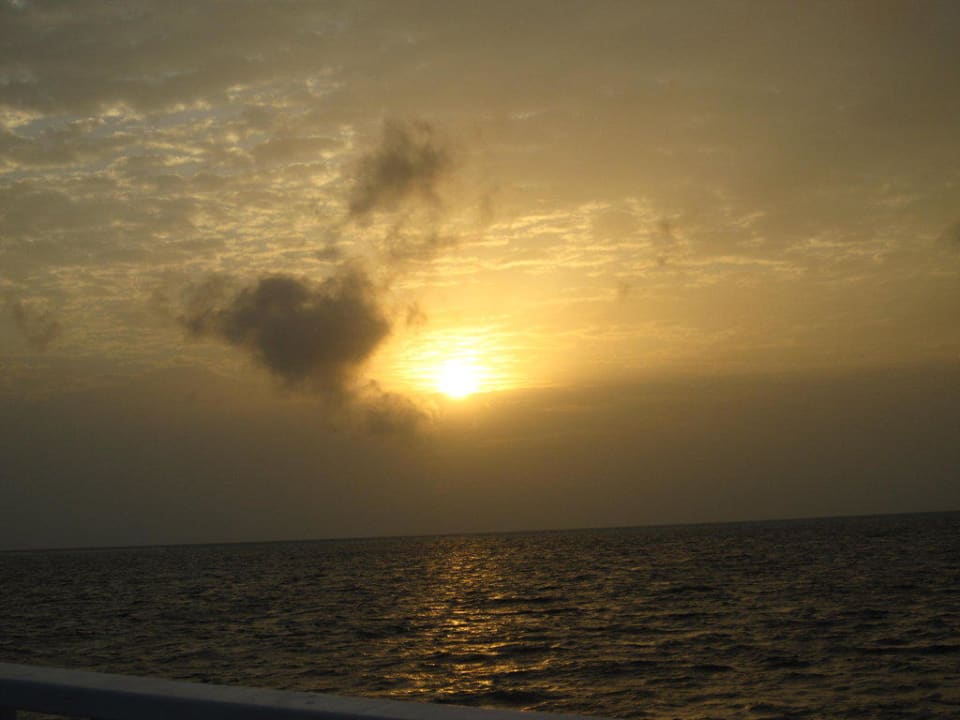 Sonnenuntergang Kuredu Island Resort & Spa