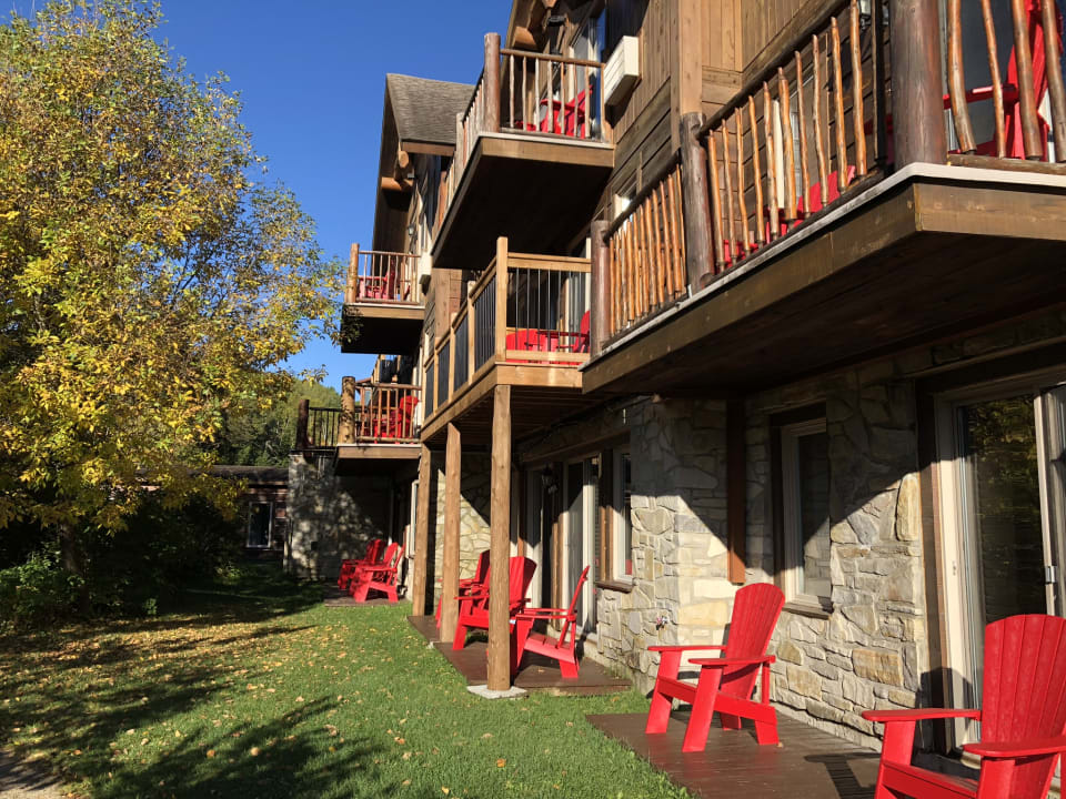 Außenansicht Auberge Du Lac Taureau