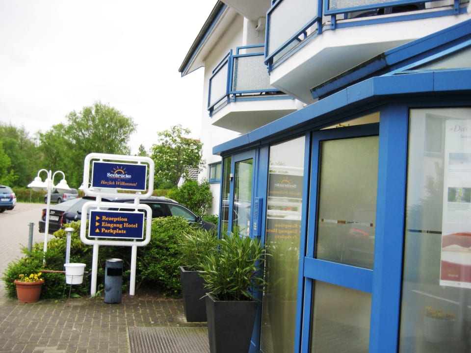 Eingang zum Hotel und Rezeption Seebrücke