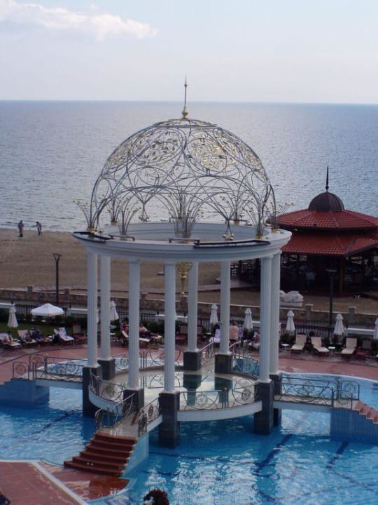 Pool BIld 2 Helena Sands