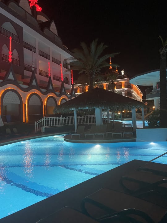 Pool Well Palace Side