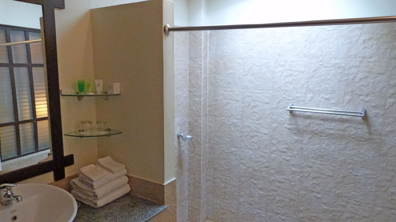 Großes Bad Hotel Baan Chaweng Beach Resort & Spa