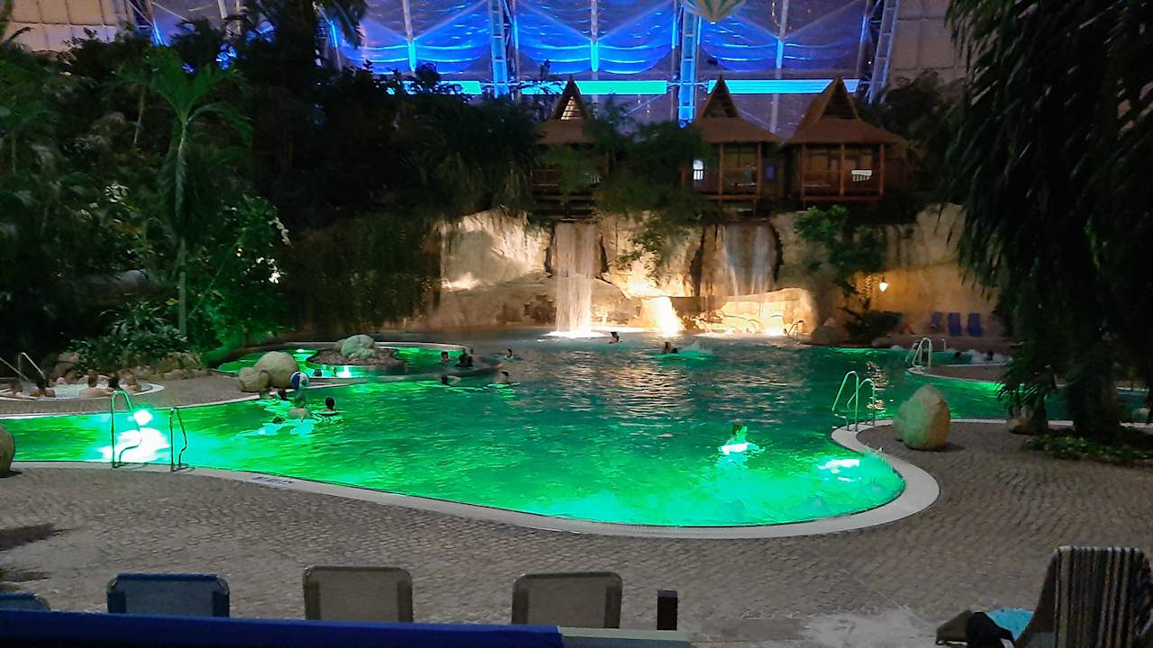 Pool Tropical Islands Resort
