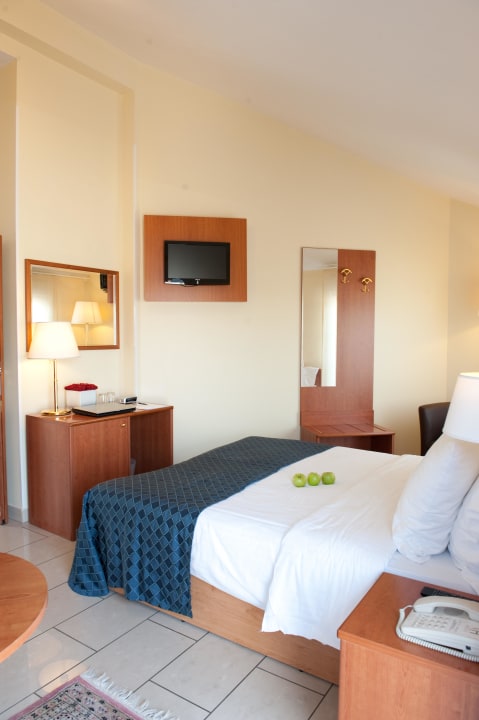 Doppelzimmer Classic  Best Western Plus Grand Hotel Victor Hugo