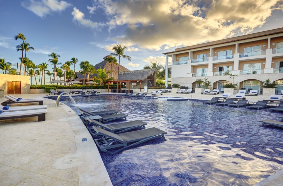 Pool Hideaway at Royalton Punta Cana