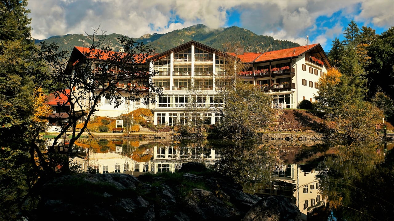 Außenansicht Hotel Am Badersee